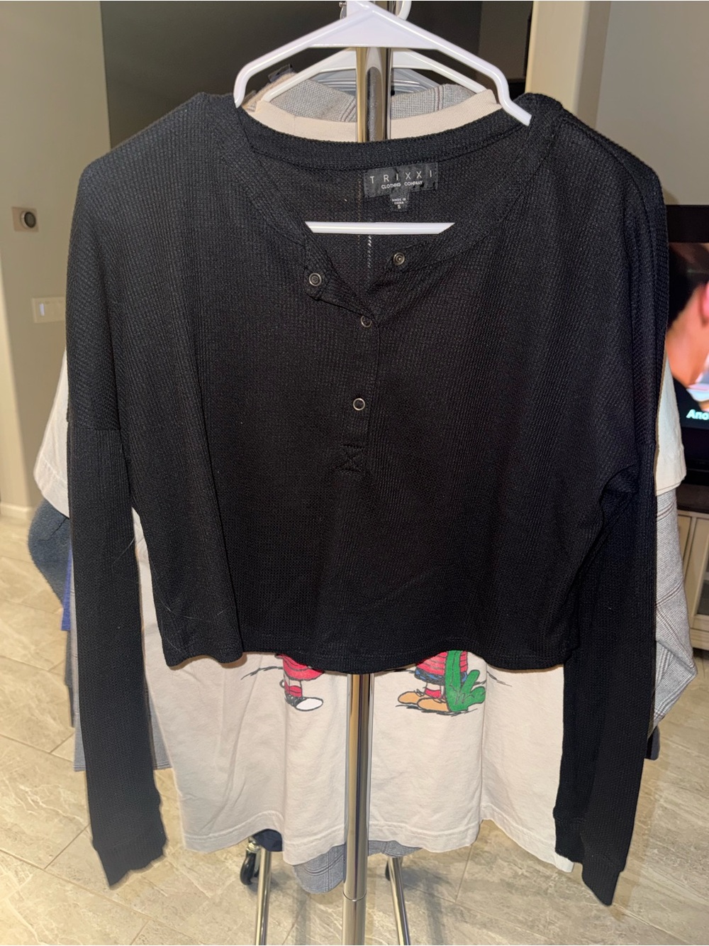 Trixxi Black Long-Sleeve Henley Crop Top